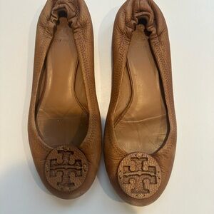 Tory Burch Tan Leather Flats with Logo Detail